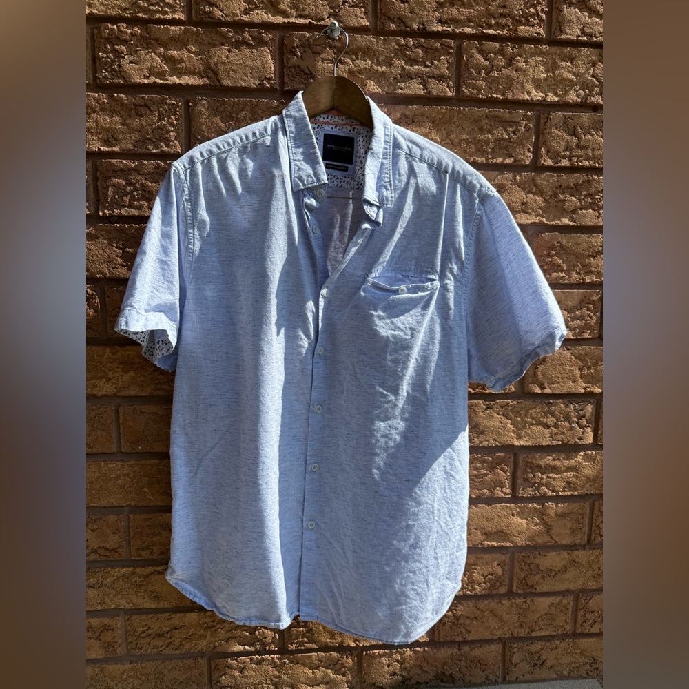 ▪️ 4/$25- Ricky Singh Denim & Flower Cotton Blend Button Down Shirt‎